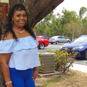 Meet your Posher, Roxanne